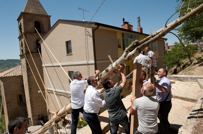 Aufrichtung-Pietrapertosa